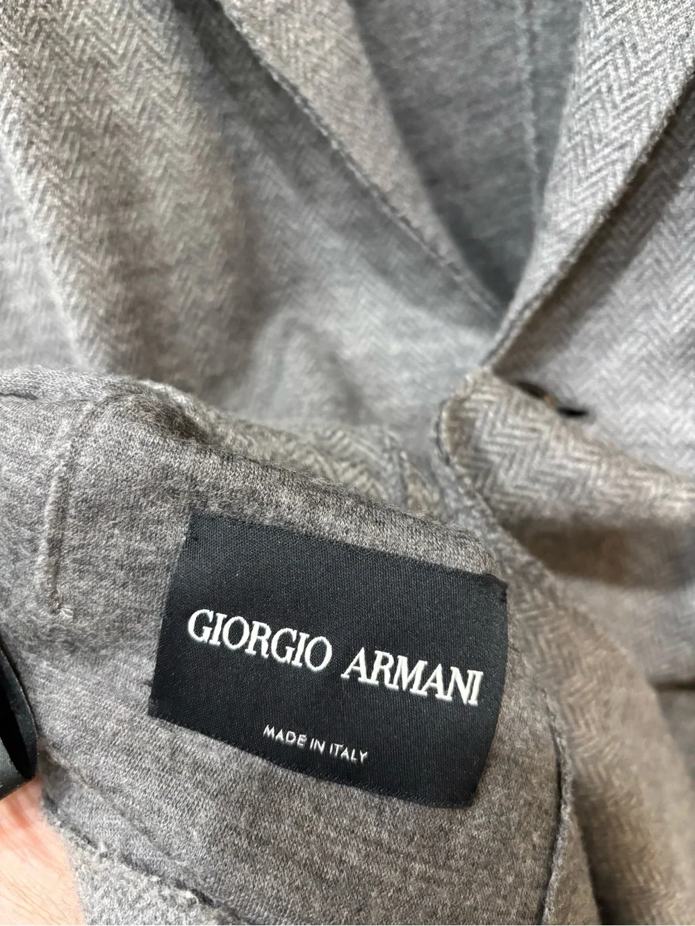 Giorgio Armani Cashmere Front Button Blazer Jacket Men’s Size 56 ( SNAGGED )